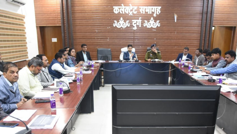 यातायात नियमों का पालन कराने सहित सड़क दुर्घटना रोकने प्रभावी कार्यवाही करें -कलेक्टर...