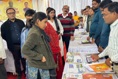 सुशासन सप्ताह के तहत जिला स्तरीय कार्यक्रम संपन्न, विभिन्न विभागों के स्टॉल बने जनसेवा का केंद्र...