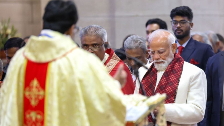 क्रिसमस पर चर्च पहुंचे पीएम मोदी, प्रार्थना सभा में हुए शामिल...