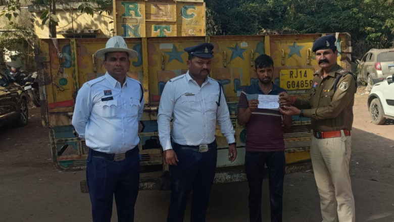 यातायात पुलिस द्वारा ऑपरेशन सुरक्षा के अंतर्गत नशे में वाहन चलाने व नो-एंट्री उल्लंघन पर सख्त कार्रवाई...
