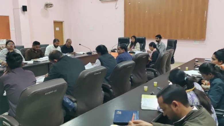 महात्मा गांधी मनरेगा अंतर्गत विकास कार्यों की गहन समीक्षा...