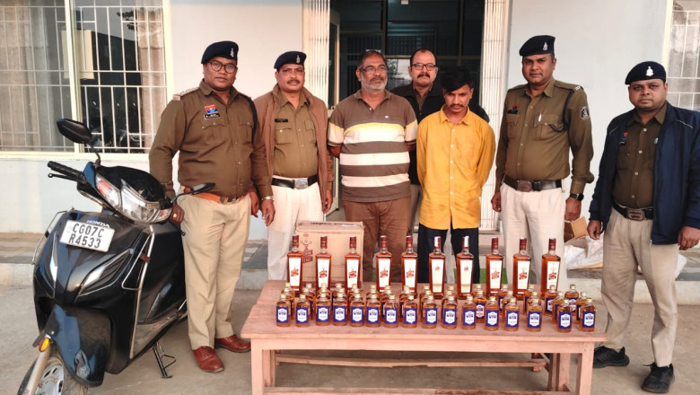 आरोपियों के कब्जे से दीगर राज्य का बिना होलोग्राम लगा अंग्रेजी शराब बरामद...