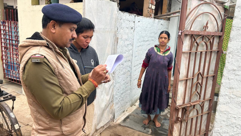 अवैध हथियार, नशे के सामान एवं बाहरी संदिग्ध व्यक्तियों की ली गई तलाशी...