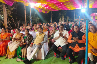 श्री राम चौक तiलपुरी ब्लॉक दो भिलाई में आयोजित भजन संध्या के शुभ अवसर पर उपस्थित दुर्ग के लोकप्रिय सांसद ...