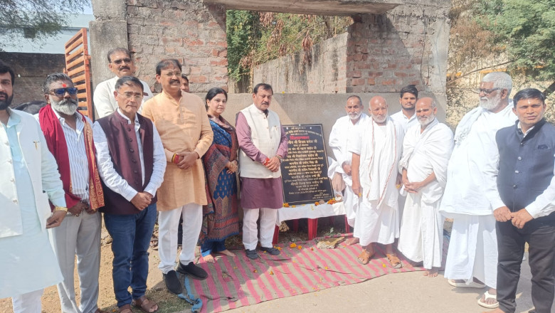 सांसद निधि से कोसा नगर वार्ड क्रमांक 05, भिलाई में सत्संग सभागार एवं वाचनालय भवन के निर्माण का शिलान्यास भव्य एवं गरिमामय वातावरण में संपन्न हुआ....