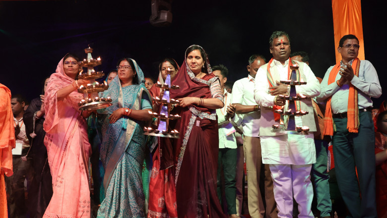 कुंभ कल्प मेला में प्रतिदिन हो रही महानदी की महाआरती, श्रद्धा और भक्ति का अद्भुत संगम’