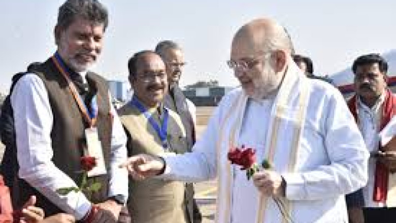 जगदलपुर के मां दंतेश्वरी एयरपोर्ट में केन्द्रीय गृह मंत्री अमित शाह का आत्मीय स्वागत किया...