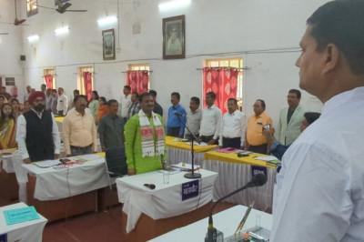 13 विषयो पर आहुत नगर निगम की सामान्य सभा में 11 विषय सर्वसम्मति से एवं 2 विषय बहुमत के आधार पर पारित