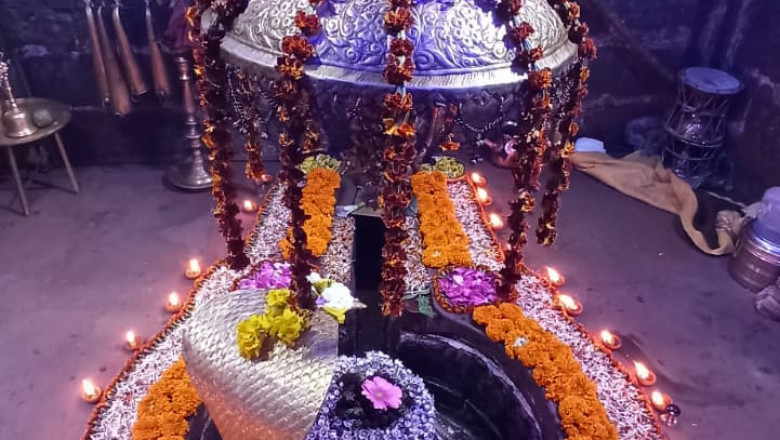 त्रेता युग में माता सीता ने रेत से बनाई थी शिवलिंग, आज भी निभाई जाती है शिवलिंग निर्माण की परंपरा