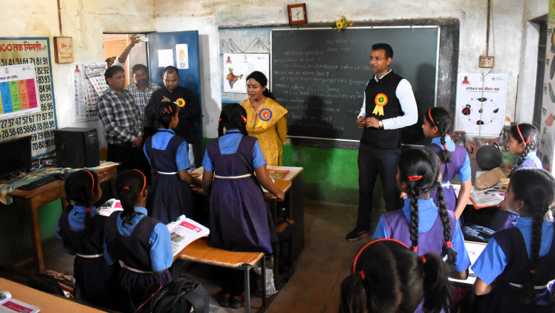 कलेक्टर ने प्राथमिक शाला खपरी का निरीक्षण कर व्यवस्थाओं का लिया जायजा...
