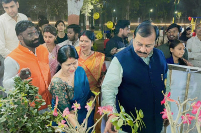 फ्लावर शो शनिवार को राजेन्द्र पार्क में बड़े उत्साह और धूमधाम के साथ प्रारंभ हुआ...