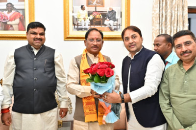 छत्तीसगढ़ पर्यटन मंडल के अध्यक्ष नीलू शर्मा ने आज प्रदेश के यशस्वी  मुख्यमंत्री अदारणीय विष्णुदेव साय से भेंटकर उन्हें जन्मदिन की हार्दिक शुभकामनाएँ दीं...