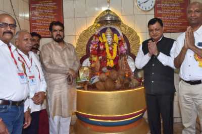 वाणिज्य एवं उद्योग मंत्री लखन लाल देवांगन शामिल हुए माँ परमेश्वरी महोत्सव में...