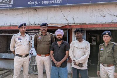 शराब पीने के लिए पैसे नहीं देने पर मारपीट कर धारदार हथियार से हमला करने वाले दो आरोपी गिरफ्तार