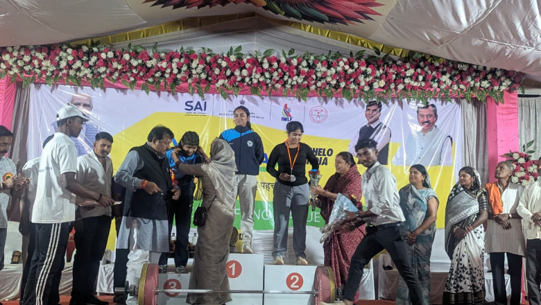 “अस्मिता खेलो इंडिया – खेल से ही है पहचान” थीम के साथ खिलाड़ियों को प्रोत्साहित किया गया।