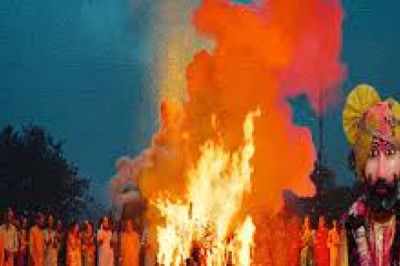 निसंतान महिलााएं करती हैं इलोजी की पूजा, 200 साल पुरानी परंपरा निभा रहे लोग