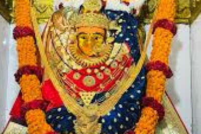 चैत्र नवरात्रि...महामाया देवी मंदिर को 2‎ क्विंटल फूलों से सजाया:घटस्थापना के साथ मनोकामना ज्योति प्रज्जवलित