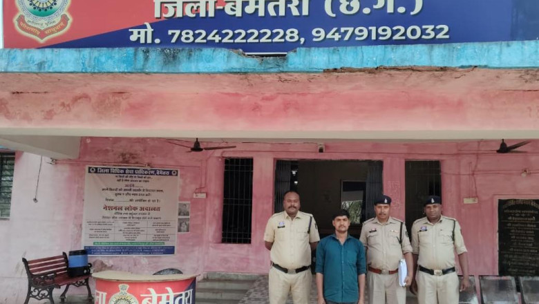 सरिया से भरी ट्रक पलटी होने की सुचना पर, बेमेतरा पुलिस को नीचे दबा मिला था, भारी मात्रा में अवैध मादक पदार्थ गांजा।