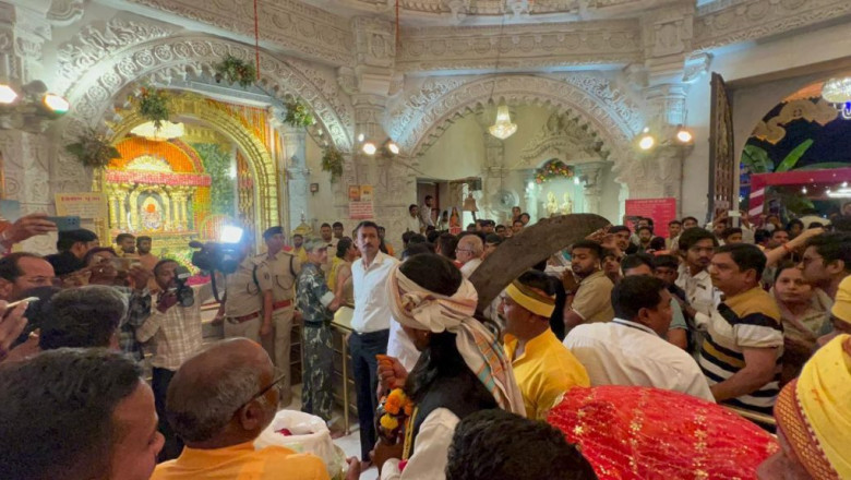 डोंगरगढ़ में पंचमी भेंट यात्रा की भव्य झलक: आस्था, परंपरा और इतिहास का संगम, राजा की प्राचीन तलवार बनी आकर्षण का केंद्र