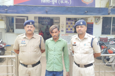 शराब के लिए पैसे नहीं मिलने पर अपने ही घर में आग लगाने वाला आरोपी गिरफ्तार