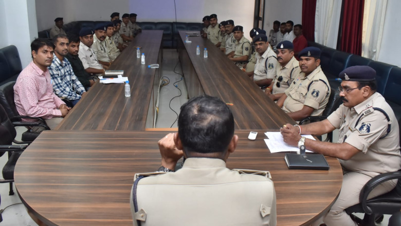 “डायल-112 सेवा को और प्रभावी बनाने बैठक, अधिकारियों को दिए गए आवश्यक दिशा-निर्देश”