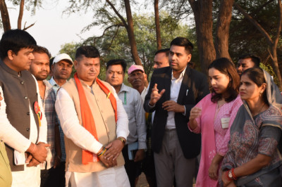 केन्द्रीय जलशक्ति राज्य मंत्री डॉ. राजभूषण चौधरी ने जिले में जल संरक्षण अंतर्गत किए जा रहे कार्यों का किया अवलोकन