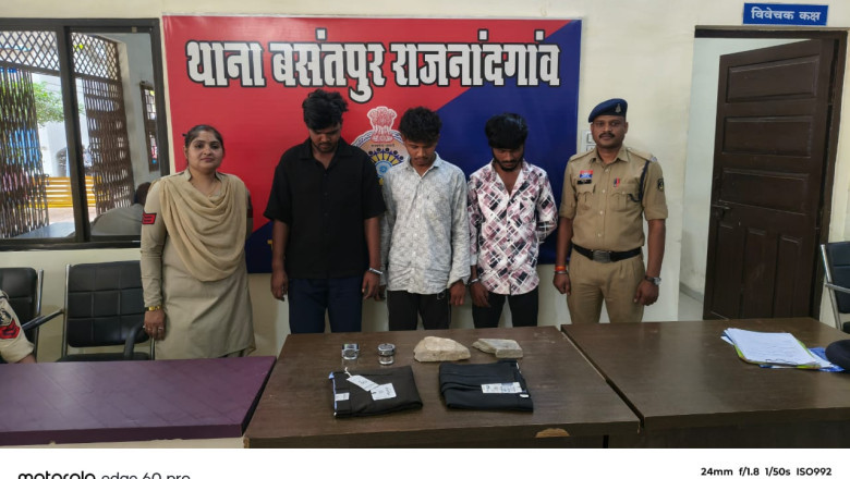थाना बसंतपुर क्षेत्र के सिगंदई में कपड़ा दुकान में हुई चोरी का खुलासा...