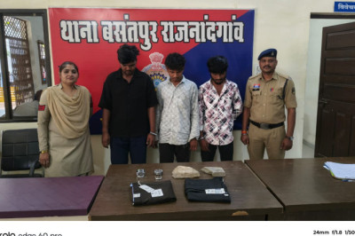 थाना बसंतपुर क्षेत्र के सिगंदई में कपड़ा दुकान में हुई चोरी का खुलासा...
