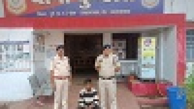 नशे के विरुद्ध दुर्ग पुलिस की लगातार कार्यवाही जारी – 1.700 किलोग्राम गांजा व नगद राशि के साथ कुल जुमला 97,500 रुपये जप्त, आरोपी गिरफ्तार