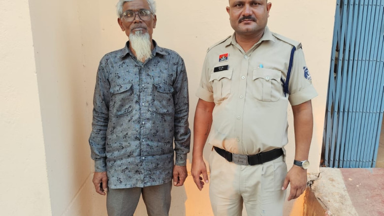 जुआ-सट्टा के विरुद्ध दुर्ग पुलिस की लगातार कार्रवाई जारी, जुआ खेलते दो आरोपी गिरफ्तार, नगदी 4,300 रुपये एवं मोबाइल जप्त...