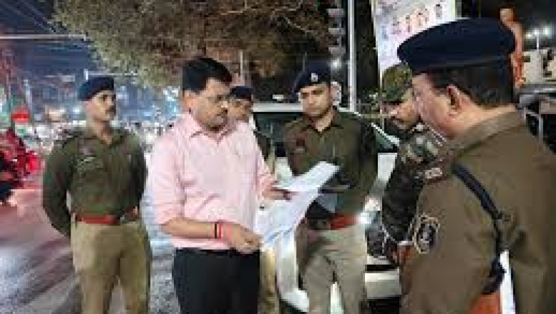 धमतरी में TI की दबंगई: गाड़ी नहीं रोकने पर व्यापारी को बीच बाजार थप्पड़, वीडियो वायरल