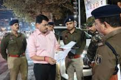धमतरी में TI की दबंगई: गाड़ी नहीं रोकने पर व्यापारी को बीच बाजार थप्पड़, वीडियो वायरल