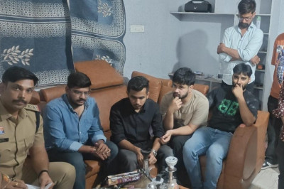 दुर्ग पुलिस की बड़ी कार्रवाई: फ्लैट में चल रहे अवैध हुक्का संचालन का भंडाफोड़, 6 आरोपी गिरफ्तार