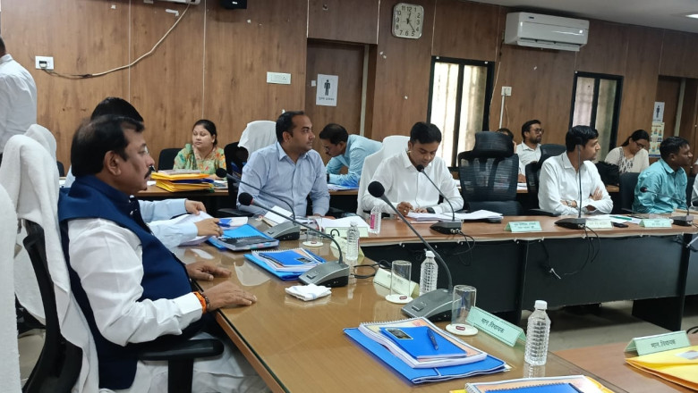 दिशा बैठक में सांसद विजय बघेल के निर्देश: हर गांव में रोजगार, हर घर तक जल और व्यापक पौधारोपण पर जोर