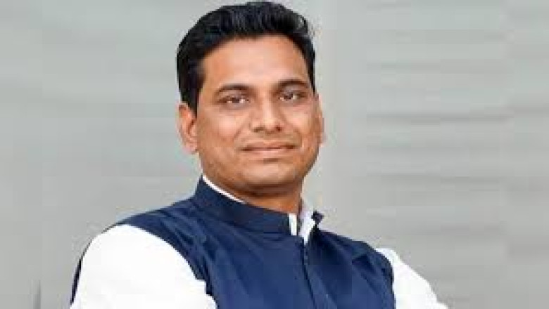 “देवेंद्र यादव का विवादित बयान: ‘जेल जाओगे तो सांसद-विधायक बनोगे’, छात्रसंघ चुनाव को लेकर NSUI ने किया CM हाउस घेराव”
