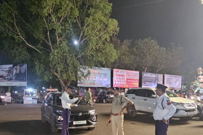 इंदिरा मार्केट एवं सिविक सेंटर क्षेत्र में नो पार्किंग उल्लंघन करने वाले 58 वाहन चालकों पर ई-चालान की कार्यवाही की गई।