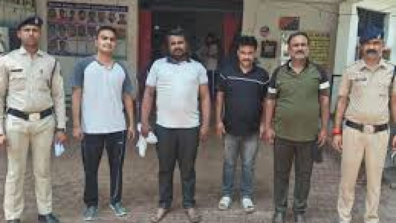 दुर्ग में करोड़ों के IPL सट्टे पर पुलिस का छापा, ऑनलाइन बेटिंग रैकेट का पर्दाफाश