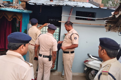 दुर्ग में सुबह 4 बजे पुलिस का बड़ा कॉम्बिंग ऑपरेशन, हथियार और गांजा के साथ 2 आरोपी गिरफ्तार