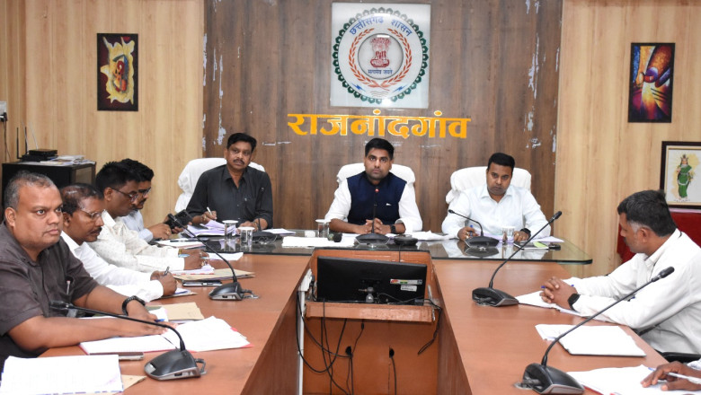 राजनांदगांव में राजस्व कार्यों की समीक्षा: कलेक्टर ने सीमांकन और स्वामित्व योजना में तेजी लाने दिए निर्देश