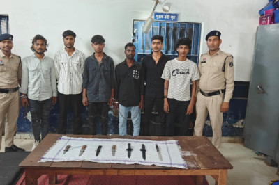 दुर्ग उर्स मेले में सुरक्षा सख्त: चेकिंग के दौरान 7 युवक हथियार समेत पकड़े गए