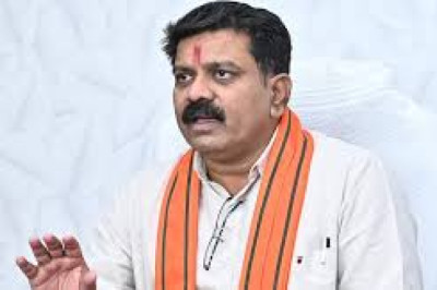CG BJP Politics: बढ़ सकता है विजय शर्मा का सियासी कद, राष्ट्रीय अध्यक्ष पद की चर्चाओं ने पकड़ा जोर
