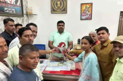 मंत्री ने बढ़ाया मदद का हाथ, रुचिका की पढ़ाई का खर्च उठाने का दिया भरोसा