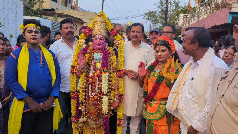 श्री श्री श्री मनिनम्मा सम्बरालु सीतला माता महोत्सव का भव्य आयोजन, सांसद विजय बघेल हुए शामिल...