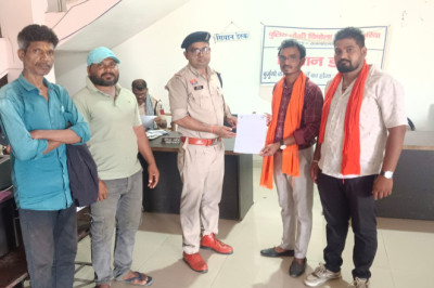 डोंगरगढ़ - हनुमान मंदिर चिचोला में हनुमान जी की मूर्ति की आंख चोरी होने से धार्मिक संगठनों में आक्रोश.
