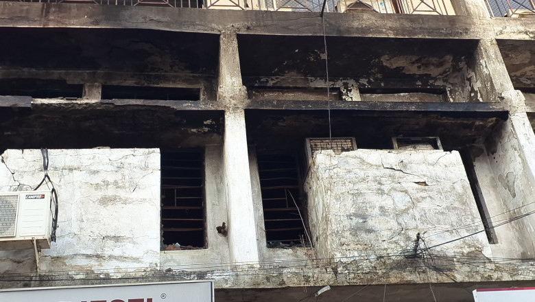 जयस्तंभ चौक स्थित सेंट्रल बैंक जोनल कार्यालय में भीषण आग, चार घंटे की मशक्कत के बाद पाया गया काबू