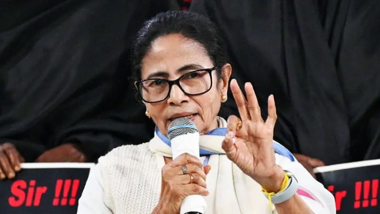 TMC में मची भगदड़! सुष्मिता देव के इस्तीफे से बढ़ा सियासी भूचाल, BJP में एंट्री की अटकलें तेज