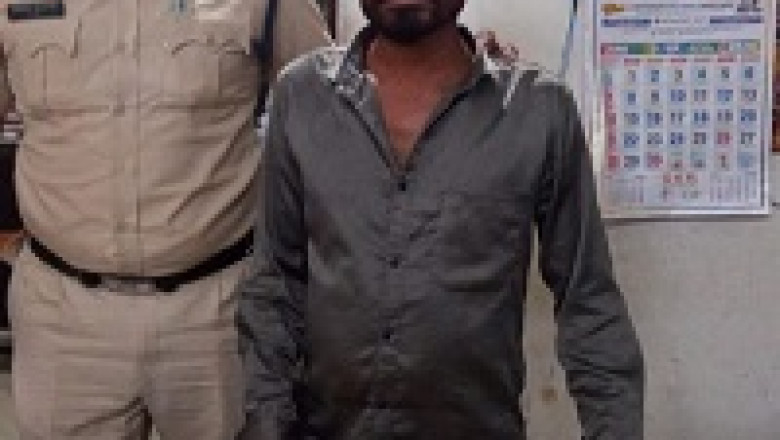 डूमर तालाब के पास तलवार लहराकर लोगों को धमकाने वाला आरोपी पुलिस गिरफ्त में