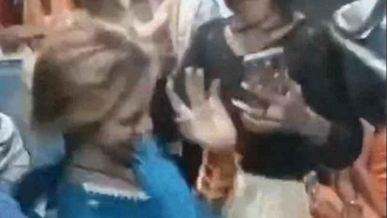 ट्रेन में हंगामा, यात्रियों से बदसलूकी और उगाही के आरोप; दो किन्नर गुट आमने-सामने