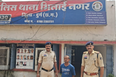भिलाई में धारदार हथियार लेकर घूम रहा युवक गिरफ्तार, पुलिस ने घेराबंदी कर दबोचा