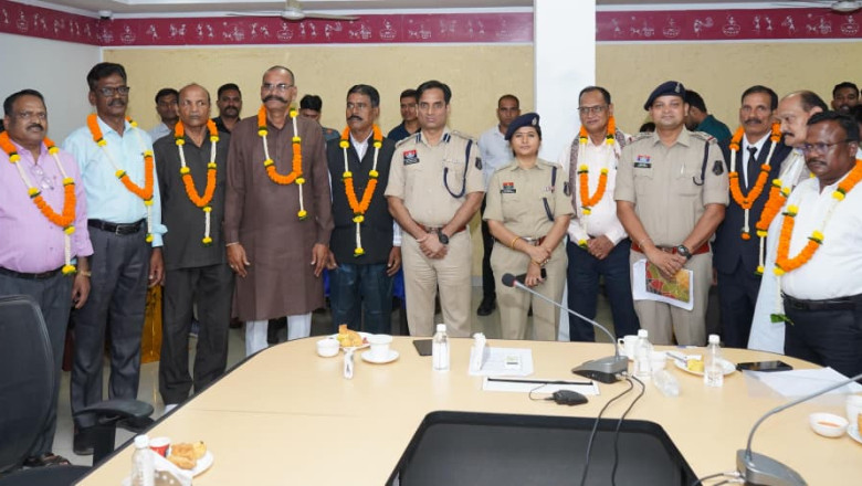 रायपुर पुलिस के 10 अधिकारी-कर्मचारी सेवानिवृत्त, सम्मान समारोह में दी गई भावभीनी विदाई